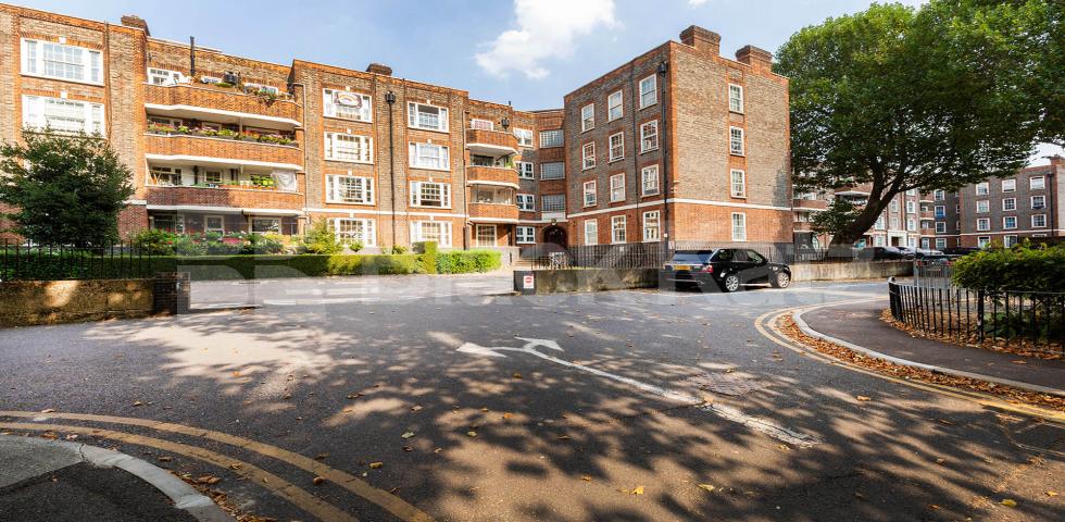 Spacious three double bedroom property in an amazing location Torriano Avenue, Kentish Town